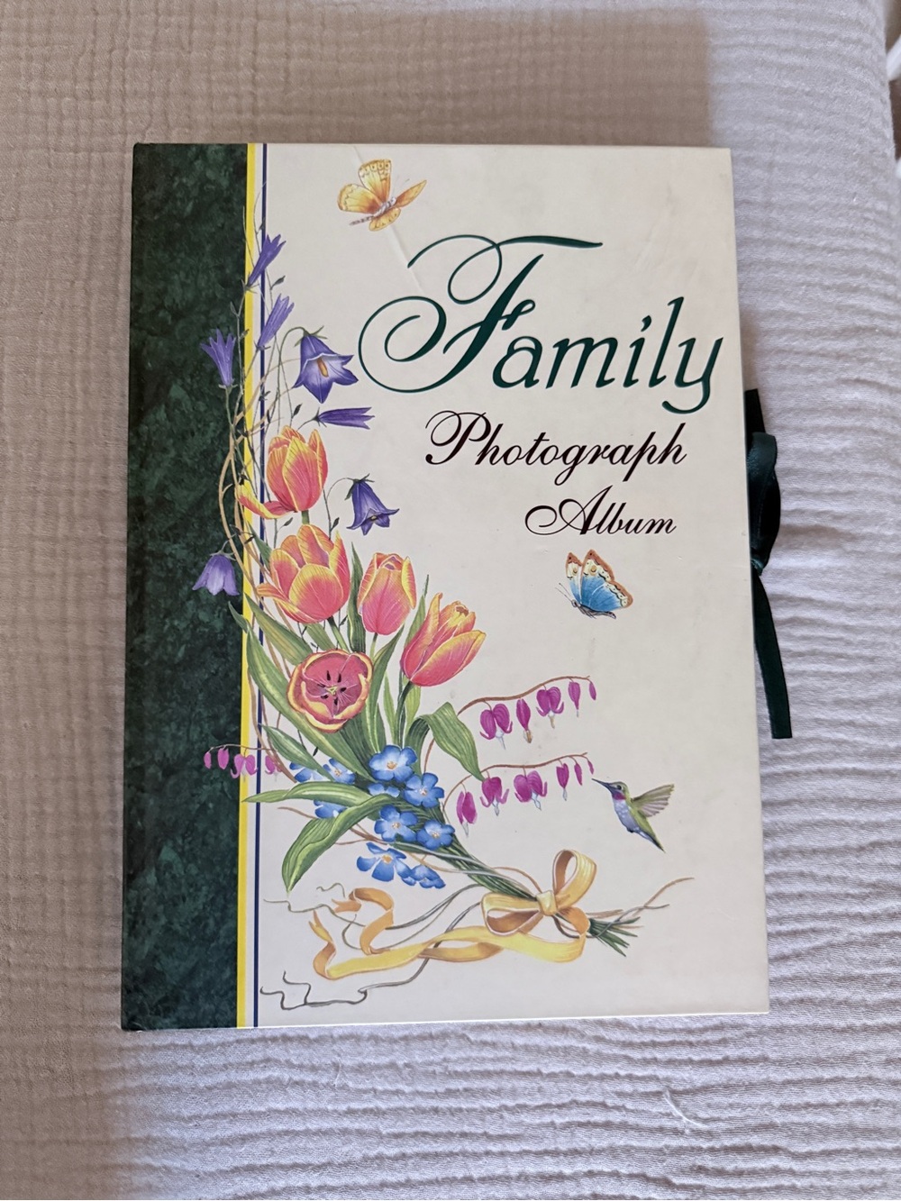 VTE 1997 Nichols Industries Family Photo Album Floral Ribbon Tie Unused W/Flaw